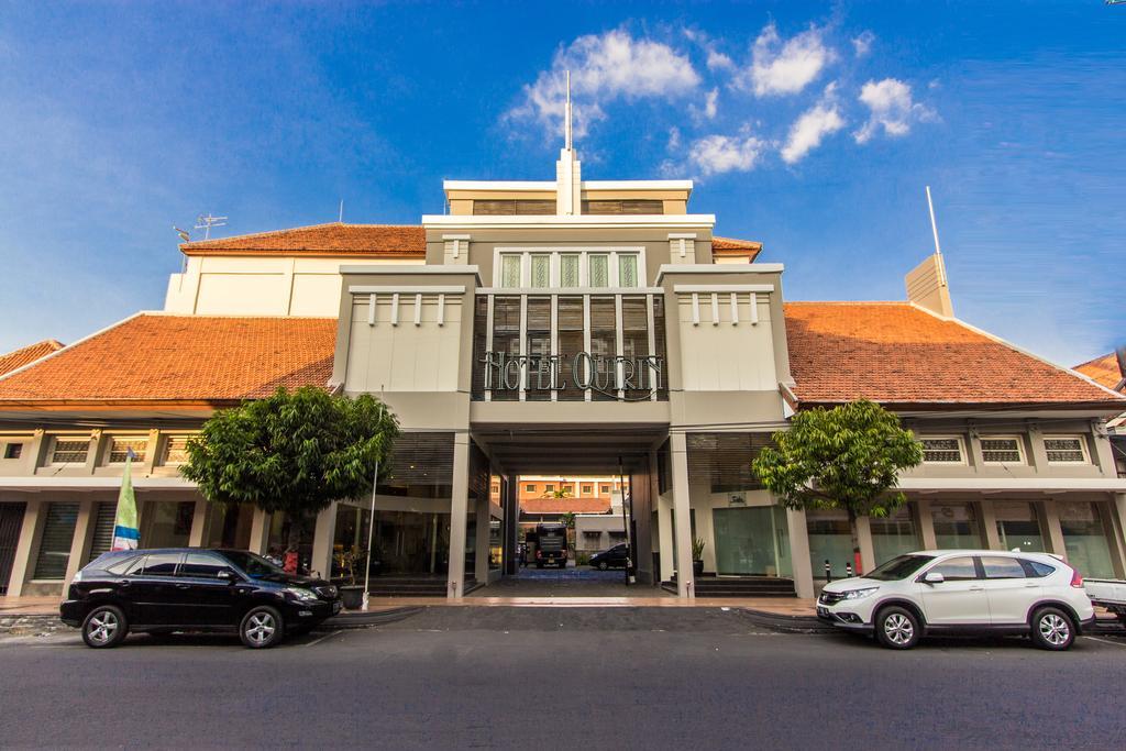Hotel Quirin Semarang Exterior foto
